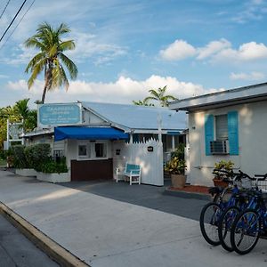 Seashell Motel And International Hostel